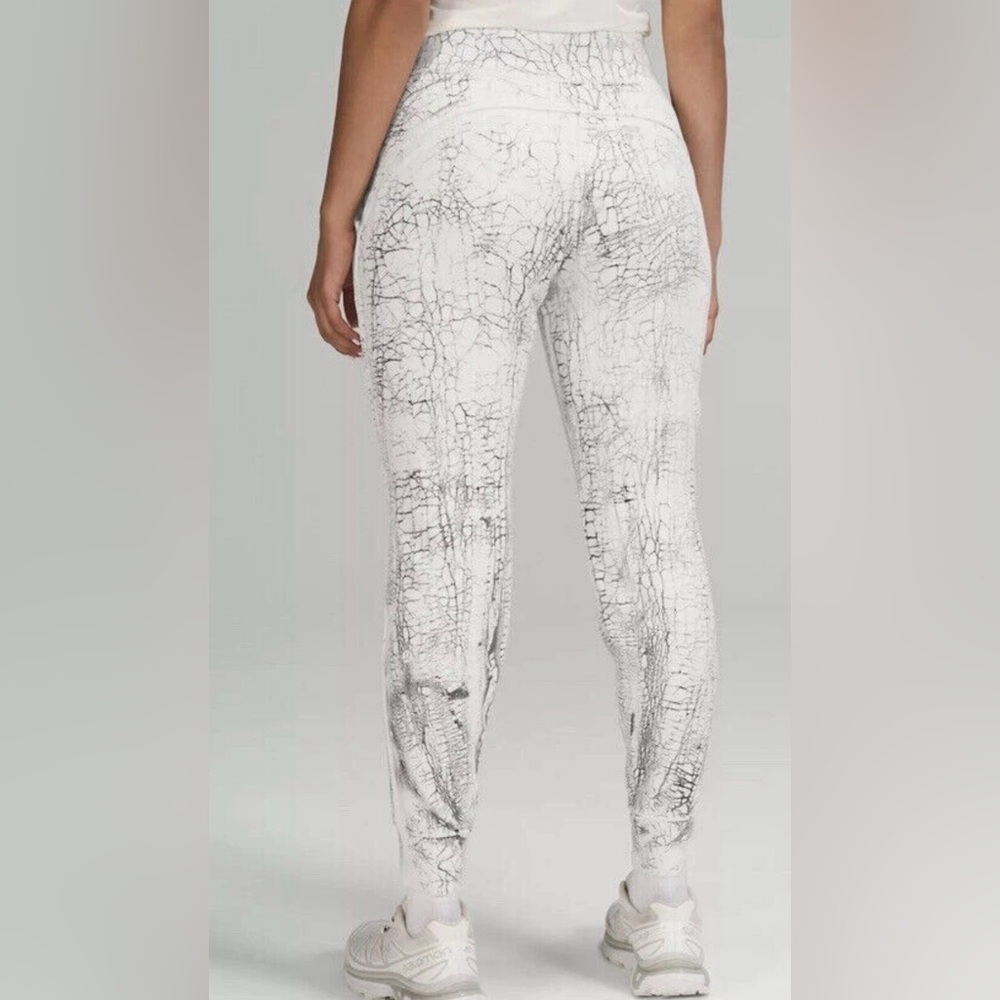 LULULEMON Warm Down Jogger Thread Dye - Picture 3 of 6